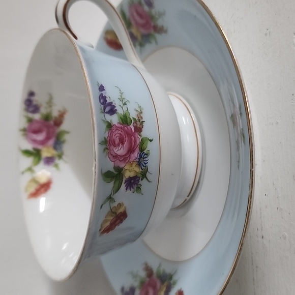 Vintage teacup and saucer by Noritake Japan blue white floral Gold Trim - Picture 6 of 9
